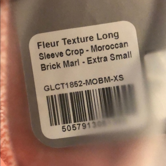 Gymshark Fleur Texture Long Sleeve Crop Top - Picture 7 of 7